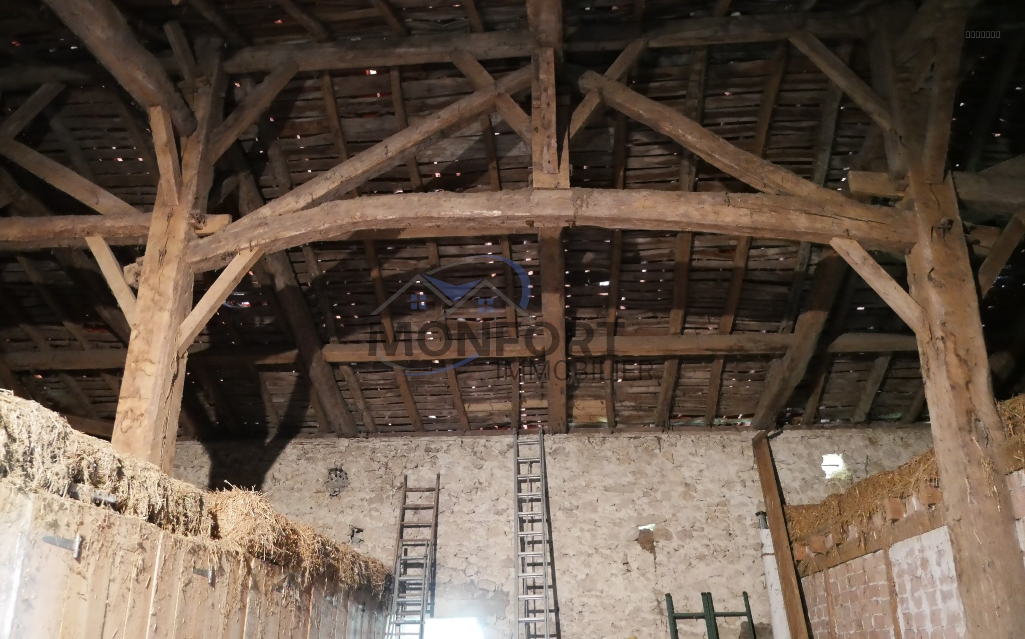 Propriété composée de plusieurs maisons — photo 13