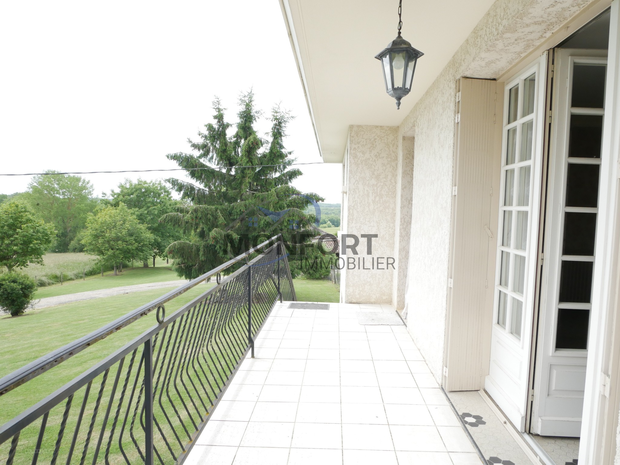 Propriété composée de plusieurs maisons — photo 4