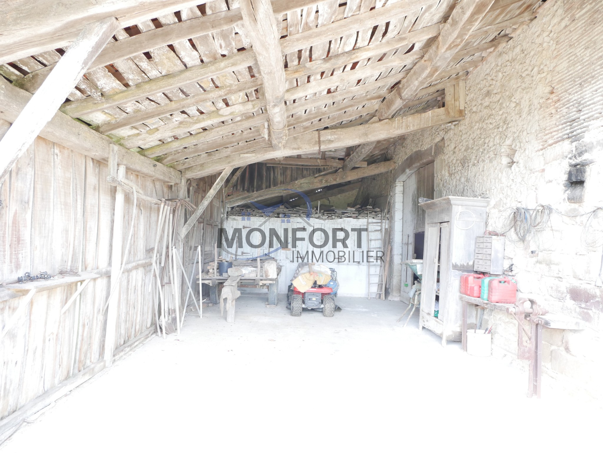 Propriété composée de plusieurs maisons — photo 14
