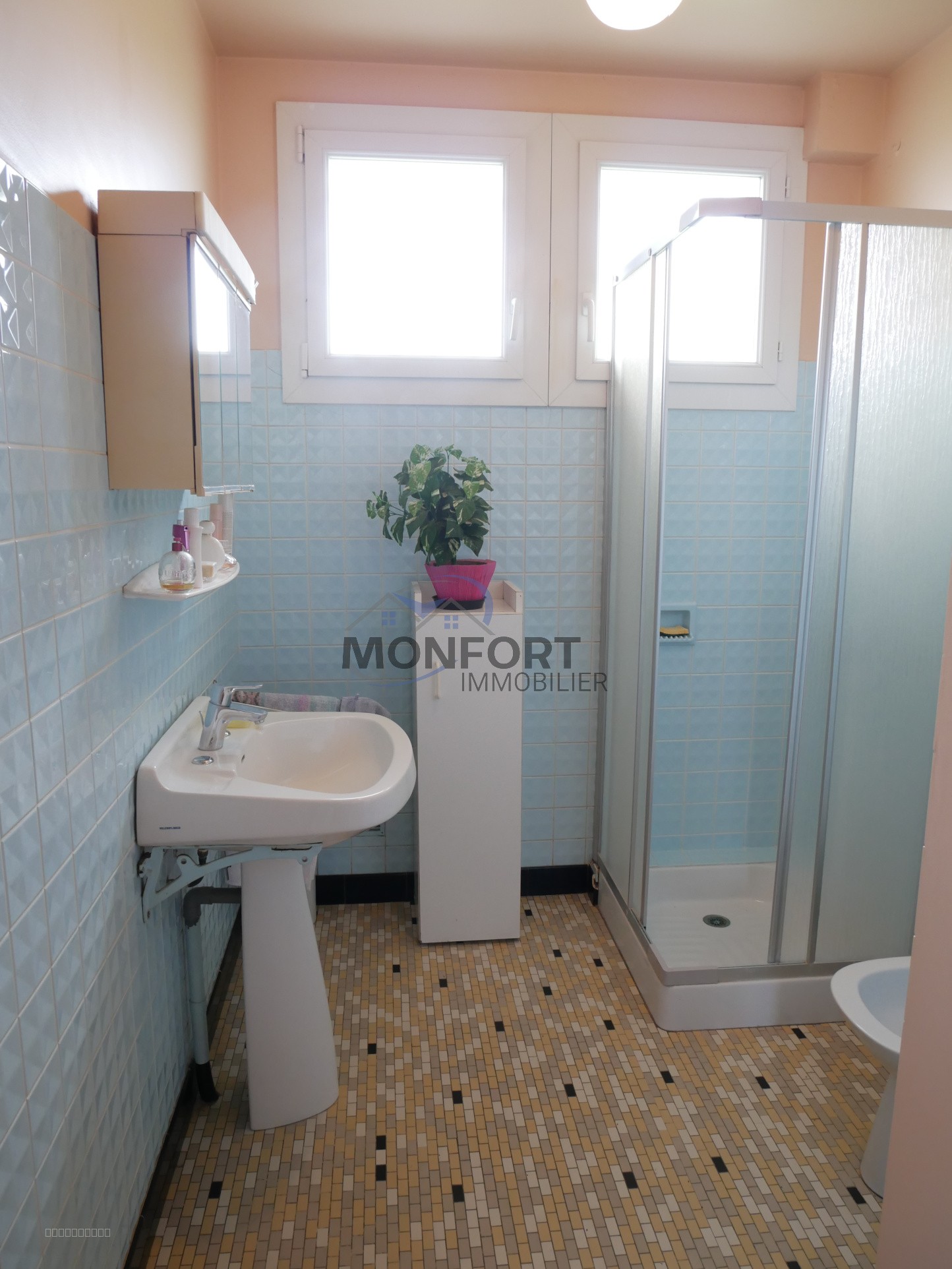Propriété composée de plusieurs maisons — photo 8