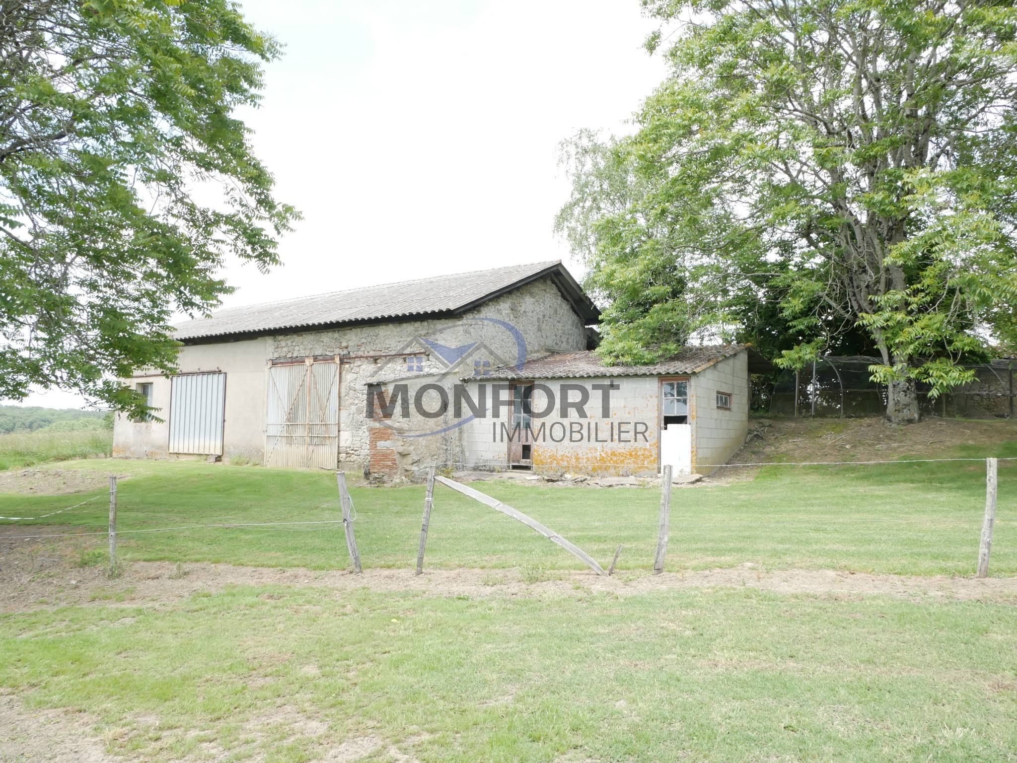 Propriété composée de plusieurs maisons — photo 19