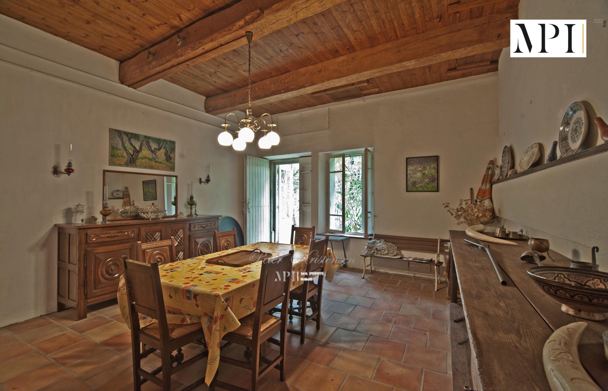 À Félines-Minervois, maison de village T7, 193 m2, 5CH, 2 SDB avec jardin et terrasse tropezienne — photo 3