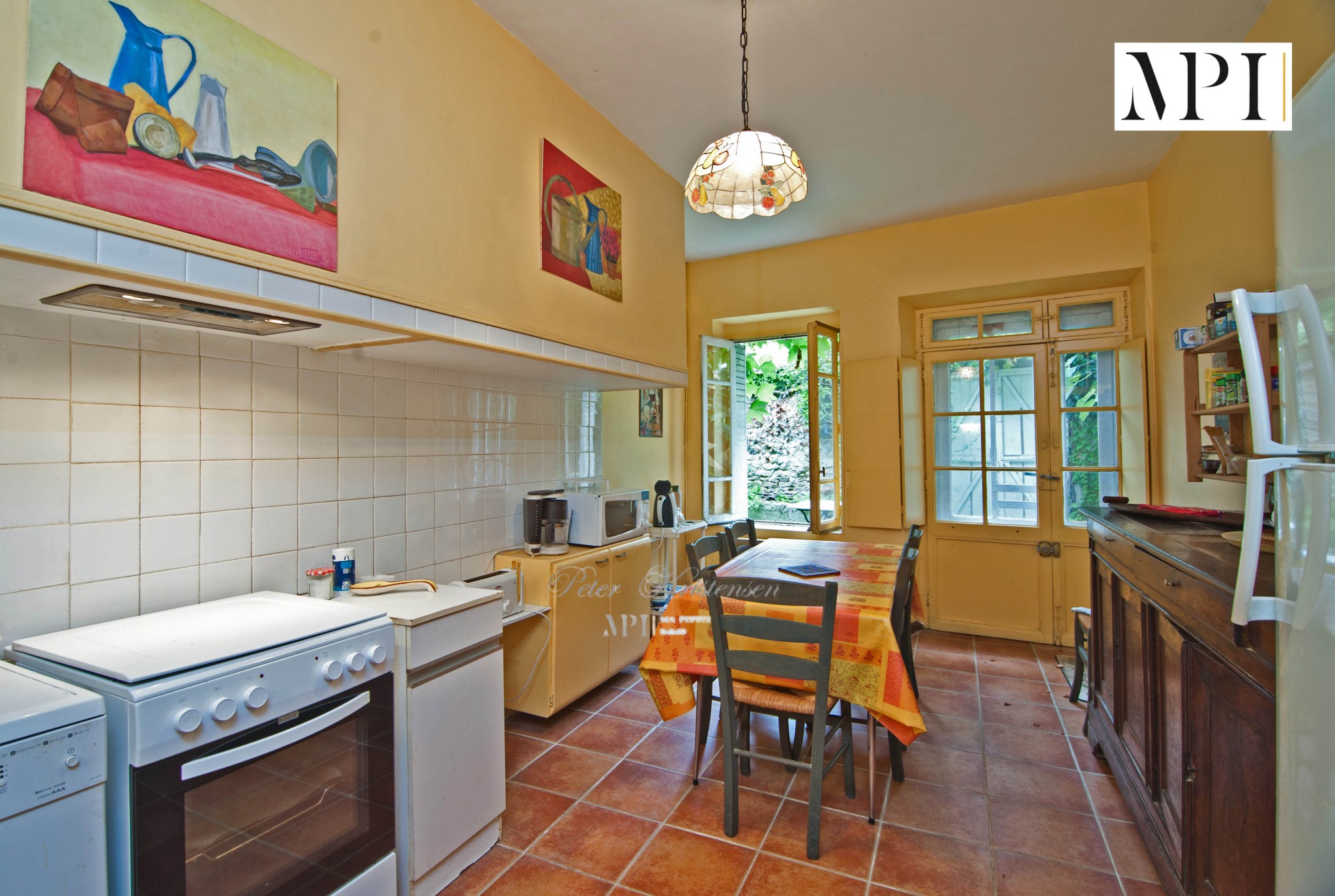 À Félines-Minervois, maison de village T7, 193 m2, 5CH, 2 SDB avec jardin et terrasse tropezienne — photo 4