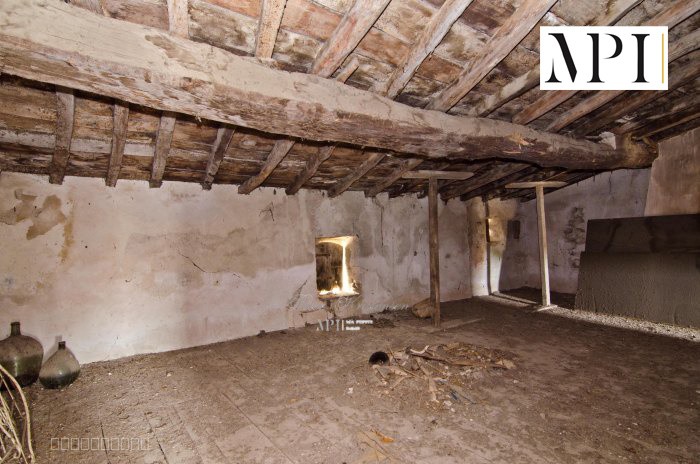 Grande maison de village à rénover - Cour - Cave - 5pc - 2 chambres, 2 salons, 3pcs dans les combles - 125 m2 — photo 14