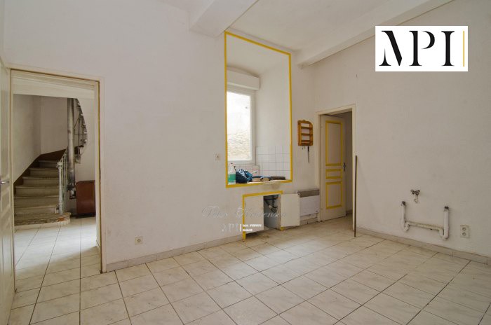Grande maison de village à rénover - Cour - Cave - 5pc - 2 chambres, 2 salons, 3pcs dans les combles - 125 m2 — photo 3