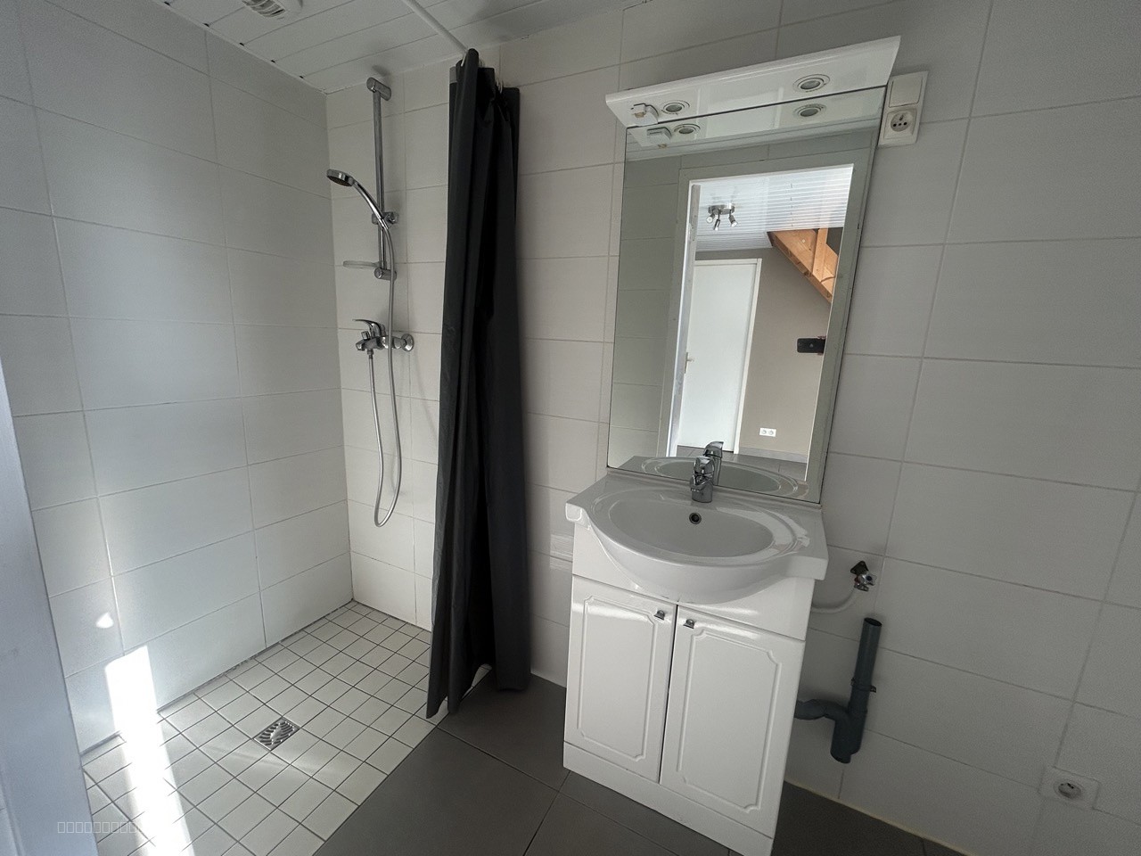 Immeuble à Montaignac-sur-doustre en CORREZE — photo 8