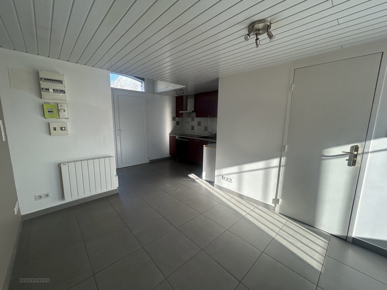 Immeuble à Montaignac-sur-doustre en CORREZE — photo 2