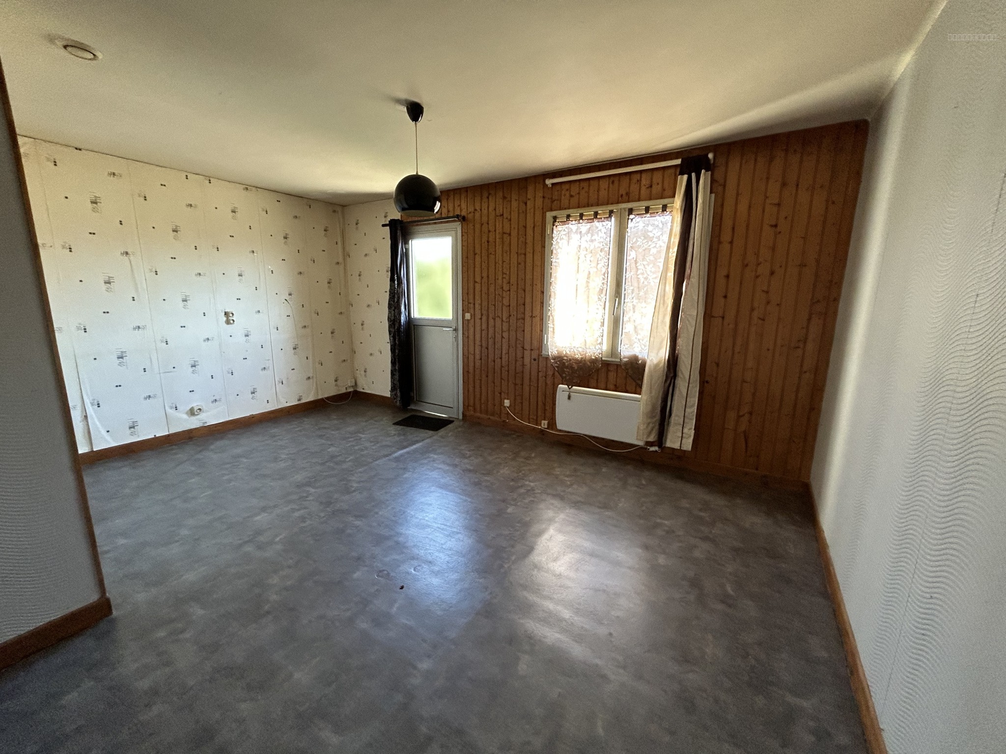 Immeuble à Montaignac-sur-Doustre en Corrèze — photo 9