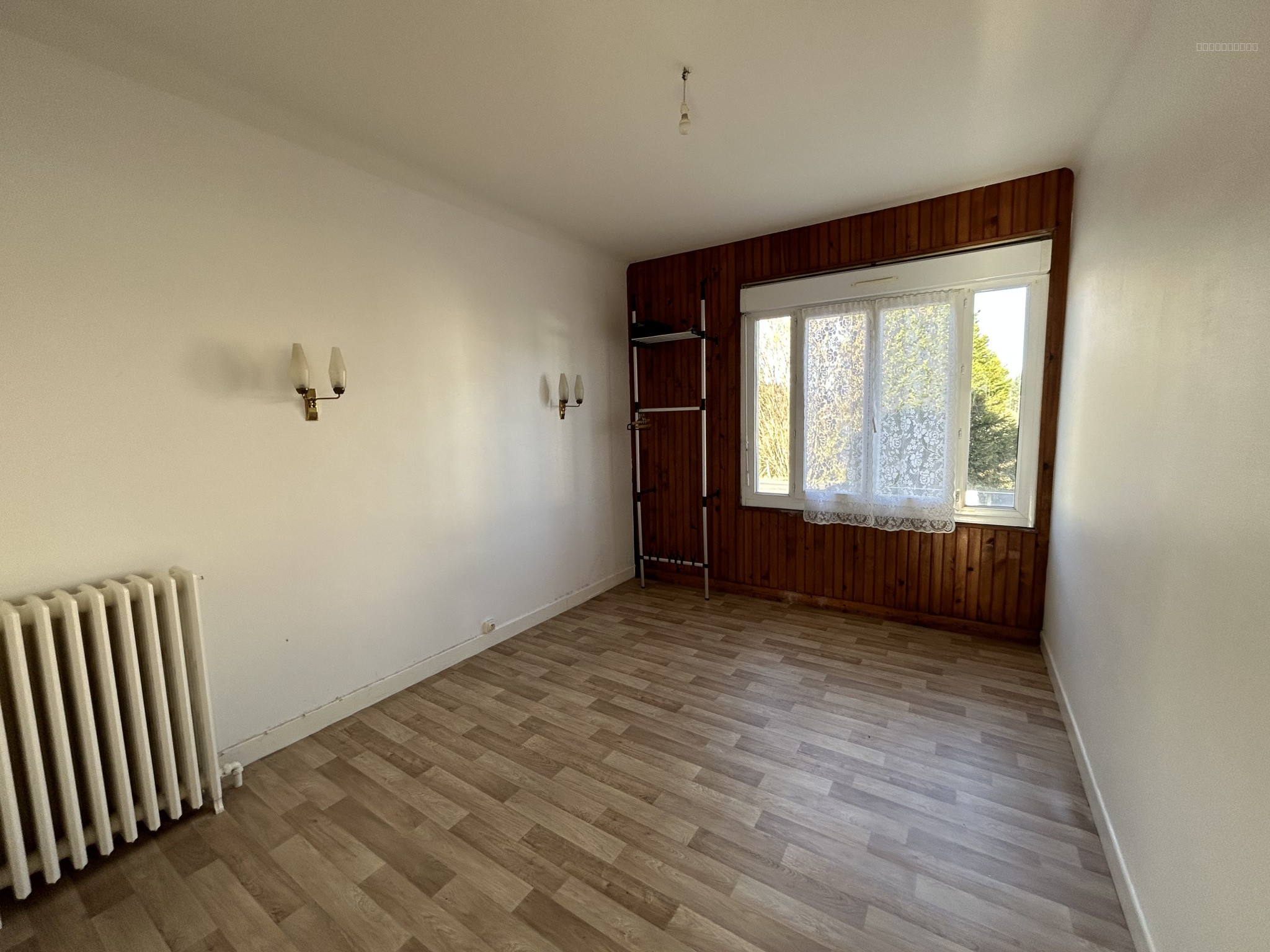 Immeuble à Montaignac-sur-Doustre en Corrèze — photo 7