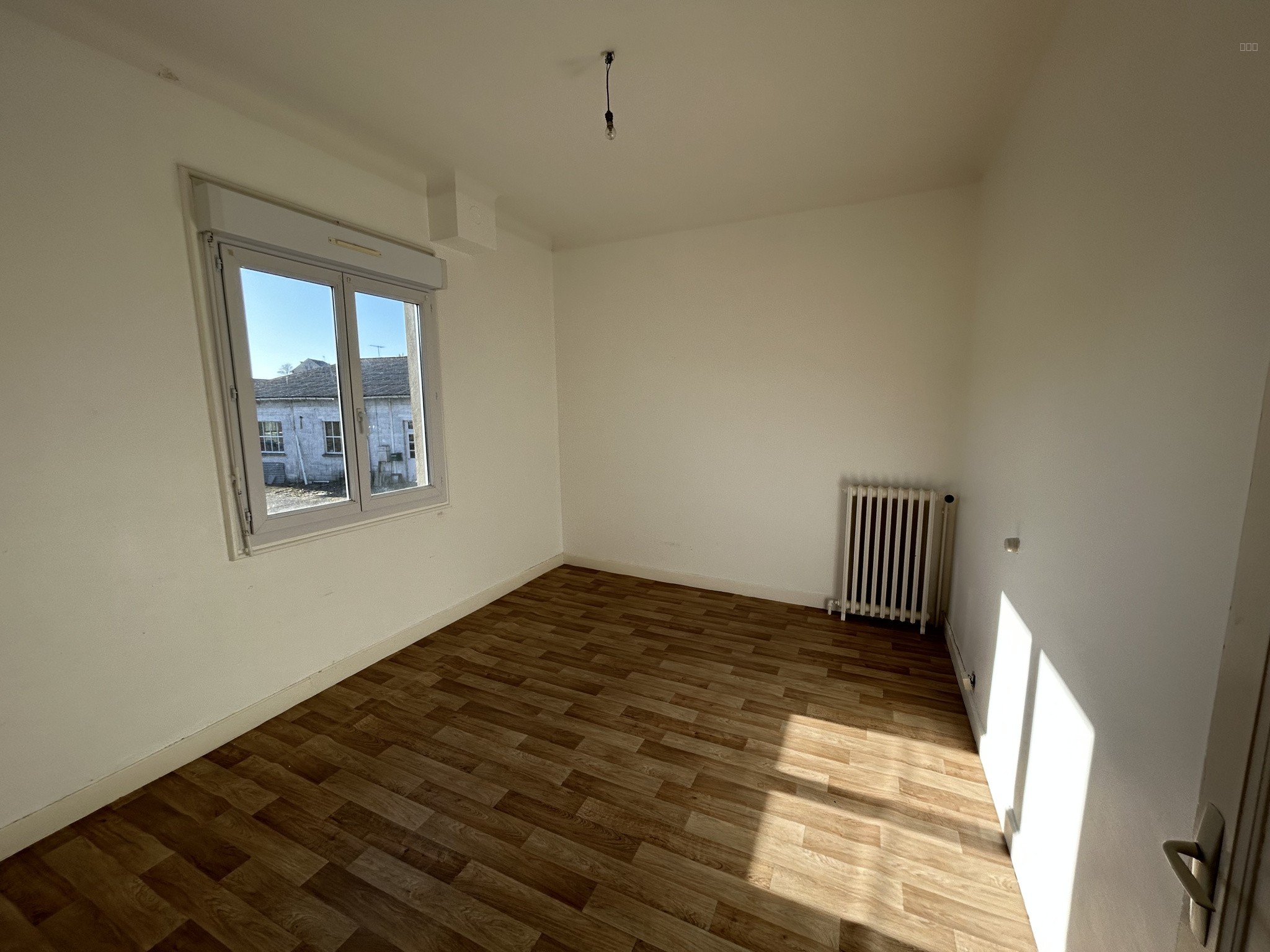 Immeuble à Montaignac-sur-Doustre en Corrèze — photo 3