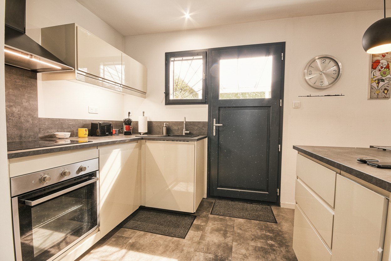 Bacalan, maison F4 de 80m2 avec jardin et dépendance — photo 8