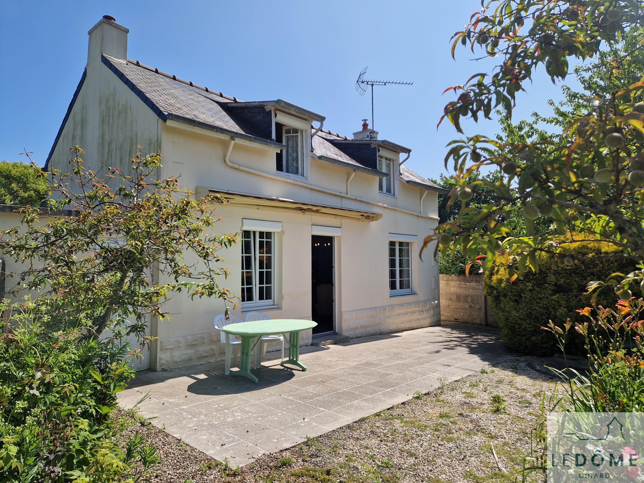 Dinard Maison avec beau jardin sud ouest en vente à Dinard — photo 2