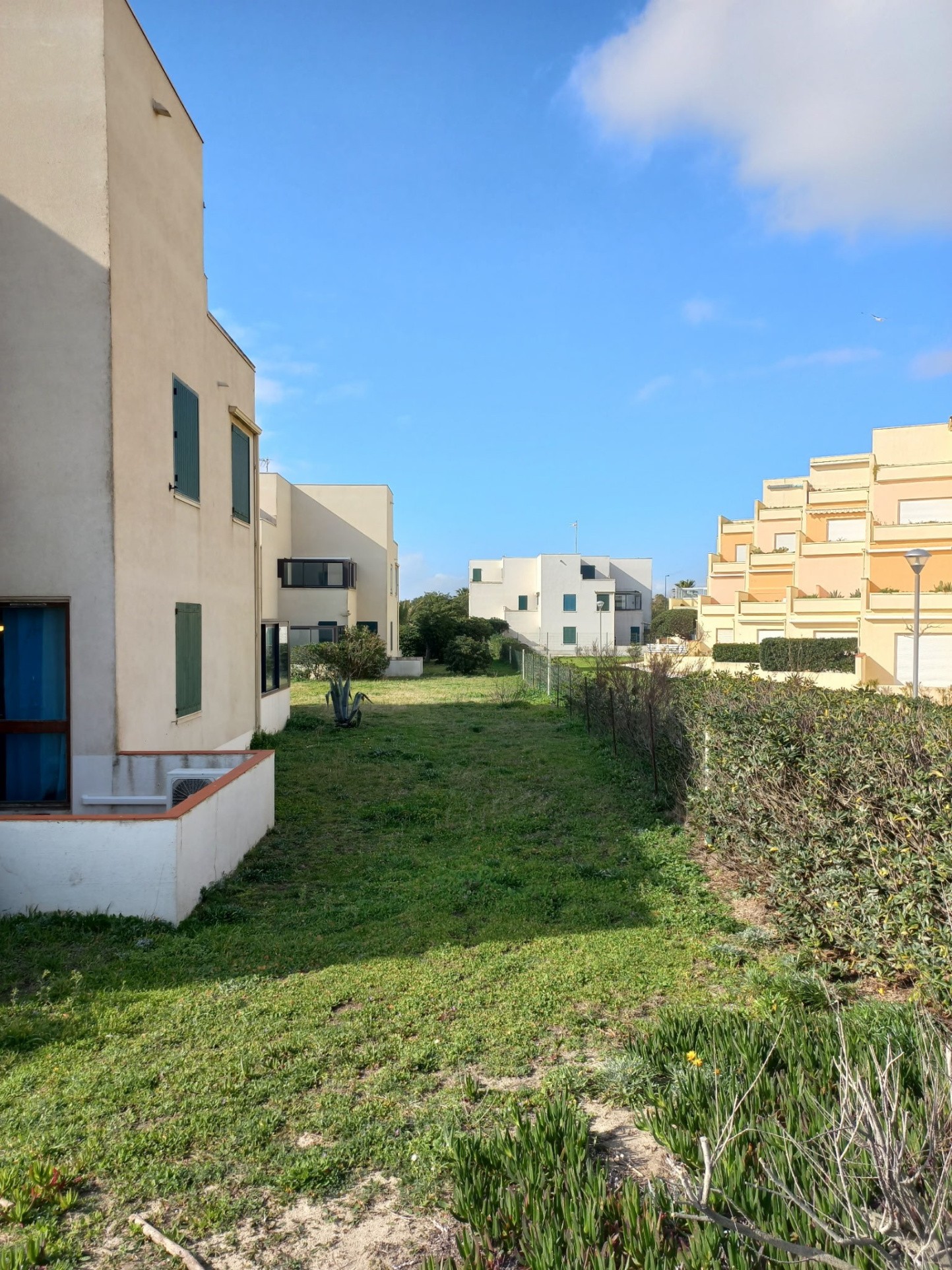 Studio avec belle terrasse et accès direct à la plage — photo 2