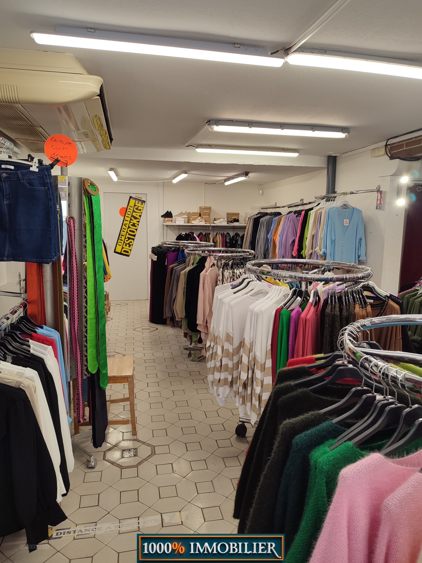 LOCAL COMMERCIAL VALRAS-PLAGE :   FOND DE COMMERCE + STUDIO — photo 2