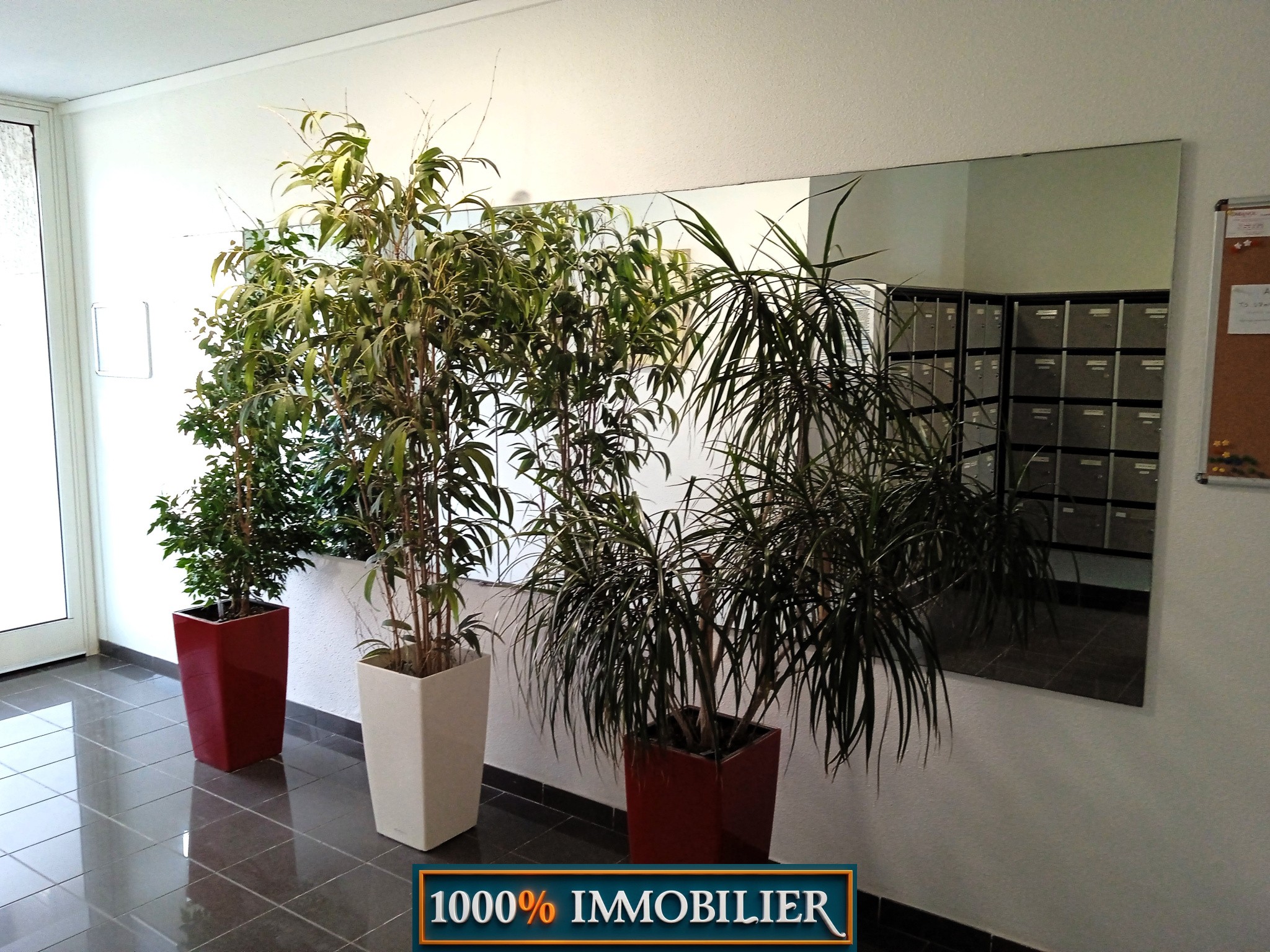 Appartement T3 avec terrasse, place de parking, ascenseur et piscine — photo 12