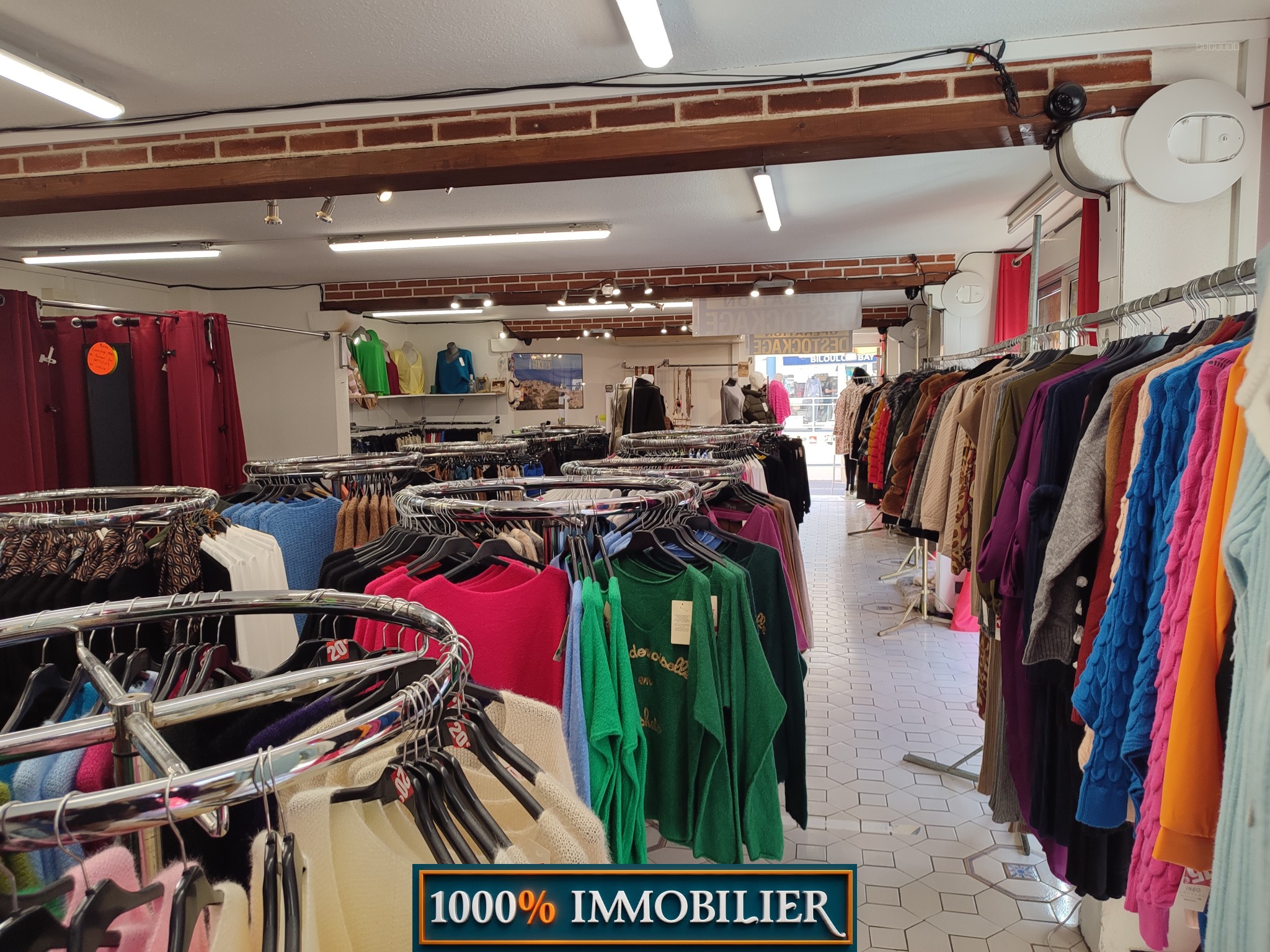 LOCAL COMMERCIAL VALRAS-PLAGE :   FOND DE COMMERCE + STUDIO — photo 3