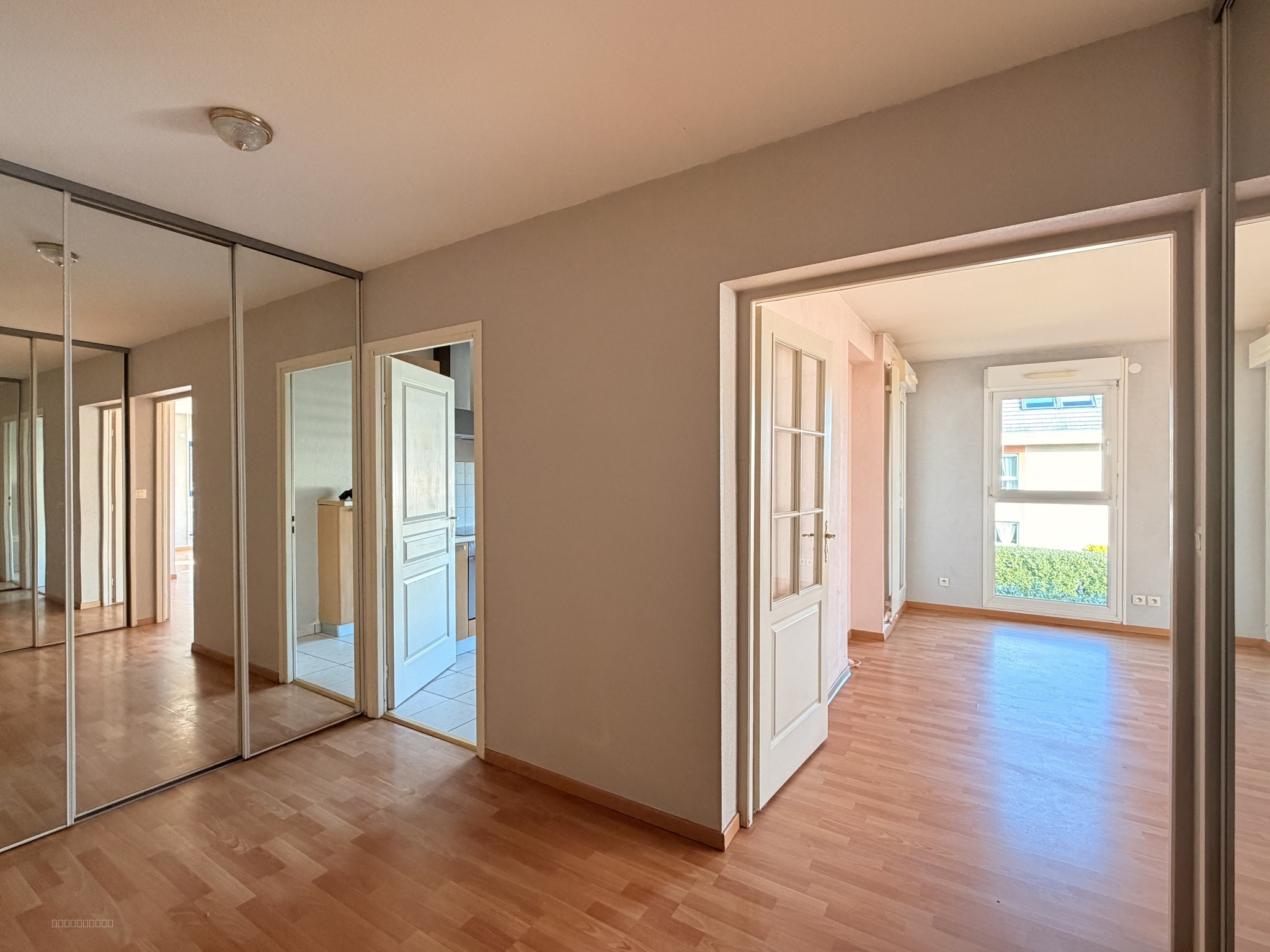 Appartement F3 Balcon, Terrasse, Garage et Parking — photo 2