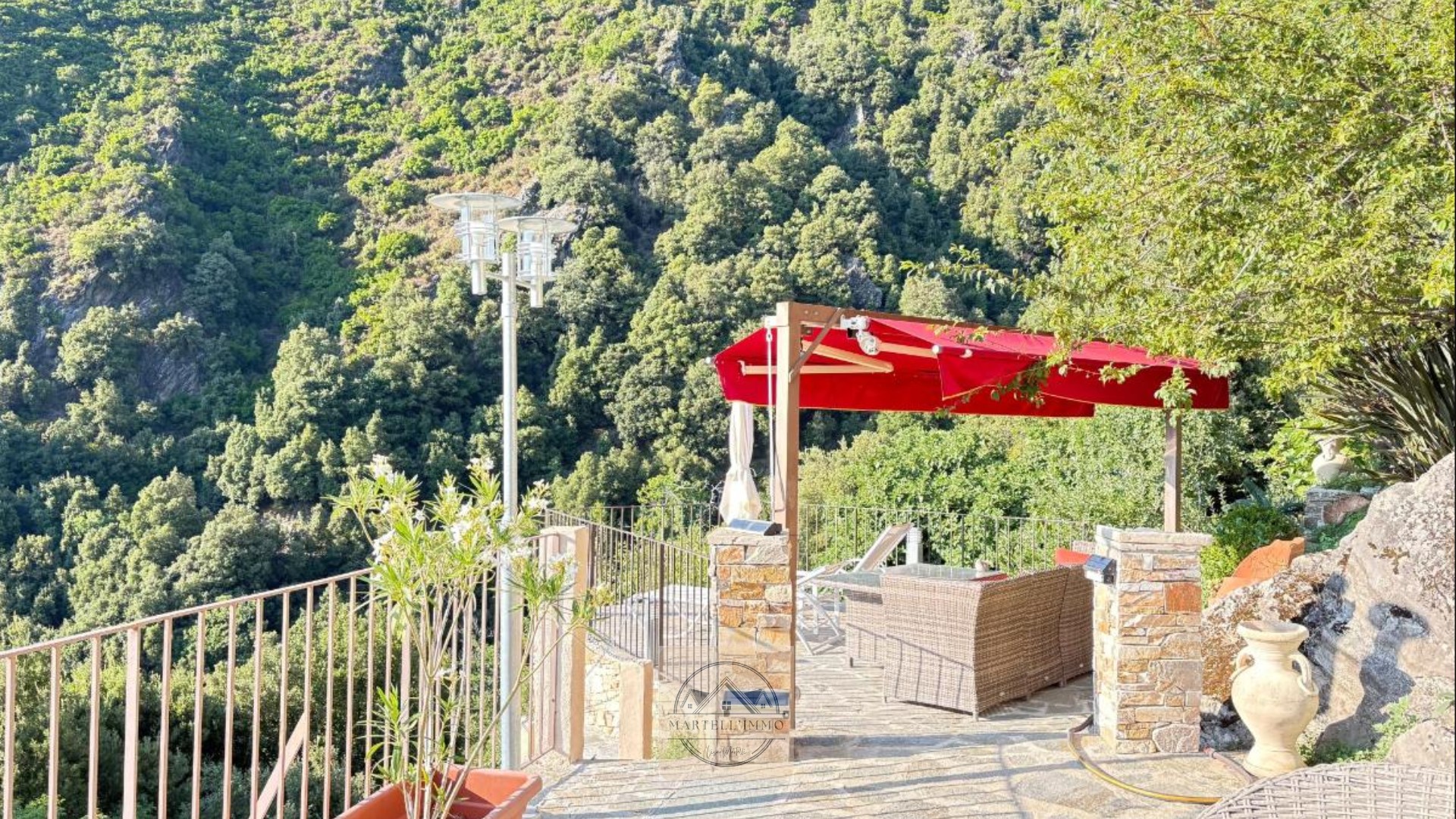 Propriété de caractère avec vue montagne   296,51 m2 habitables sur 598,02 m2 bâtis et 1 675 m2 de terrain — photo 19