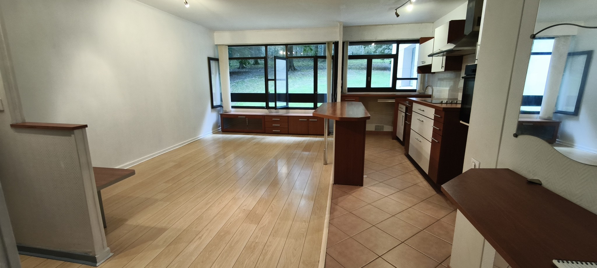 Appartement 2 pièces   52 m2   Calme absolu et vue dégagée sur la forêt — photo 3