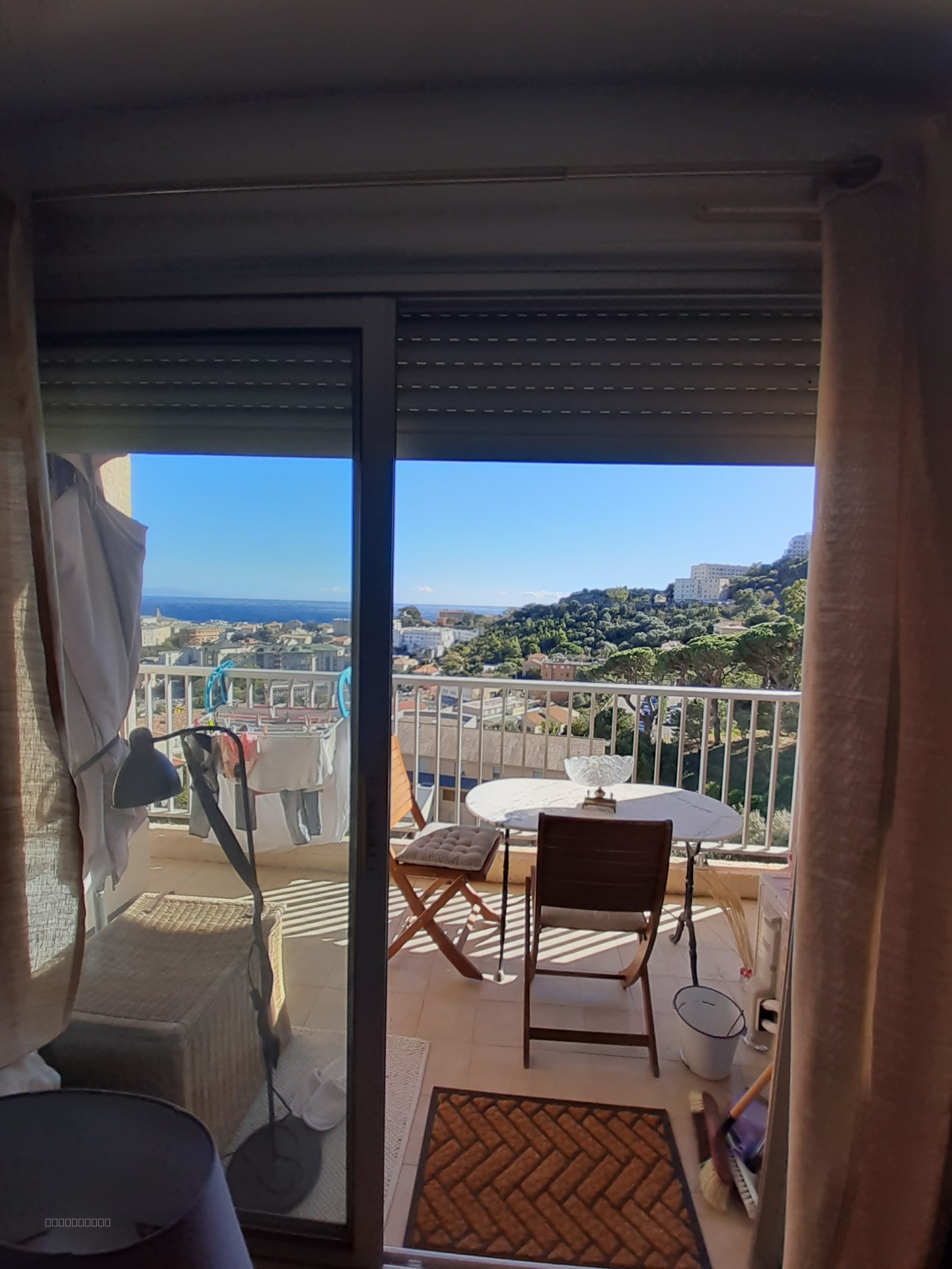 Sur les hauteurs de Bastia T1 de 33 m2 avec terrasse et vue dégagée sur la mer et la ville. — photo 8