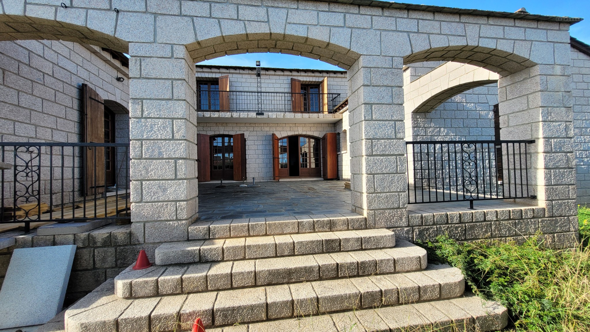 ALERIA BELLE MAISON EN PIERRE DE 267 M2 AVEC TERRAIN DE 1427 M2  ET PISCINE — photo 3