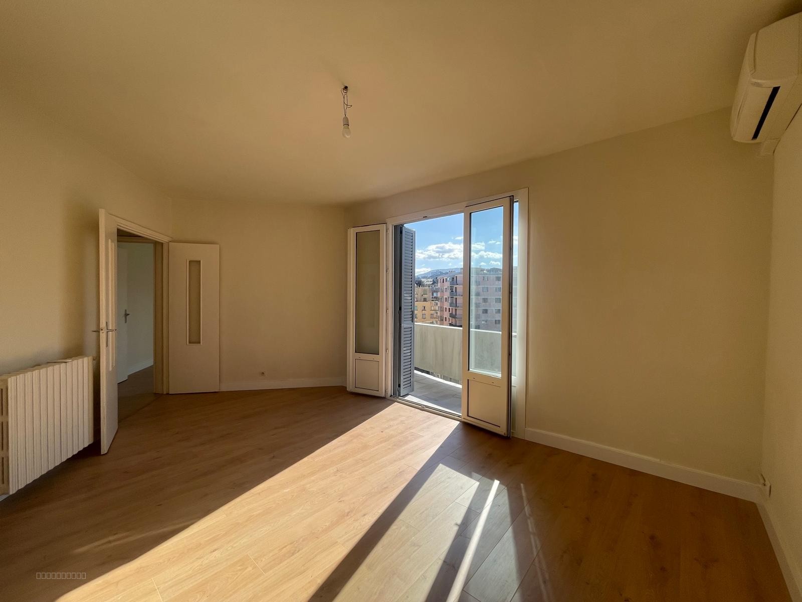 BASTIA CENTRE F3 TRAVERSANT AVEC ASCENSEUR ET VUE MER — photo 4