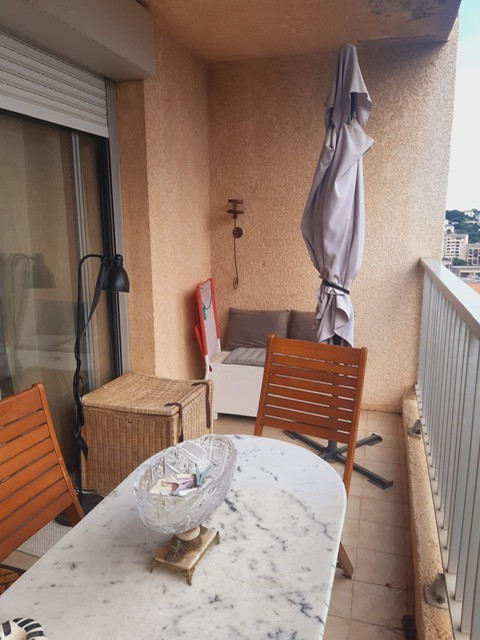 Sur les hauteurs de Bastia T1 de 33 m2 avec terrasse et vue dégagée sur la mer et la ville. — photo 9