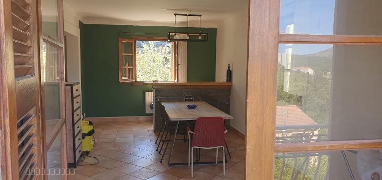 CORTE Grande maison de 2 appartements avec garage terrasses et jardin — photo 8