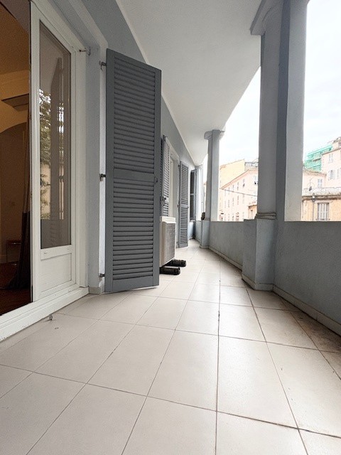 Bastia centre ville Superbe Appartement F4 rénové — photo 5