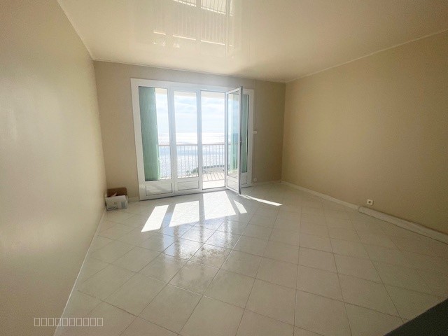 PIETRANERA  Appartement F2 vide avec terrasse et vue mer — photo 4