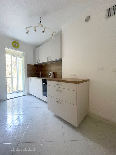 PIETRANERA  Appartement F2 vide avec terrasse et vue mer — photo 6