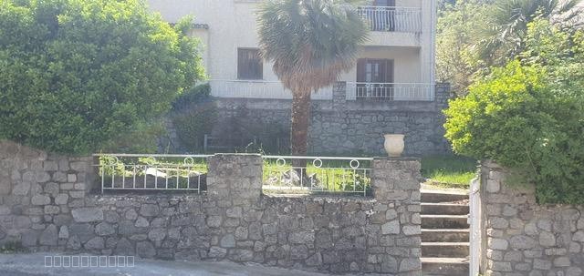 CORTE Grande maison de 2 appartements avec garage terrasses et jardin — photo 16
