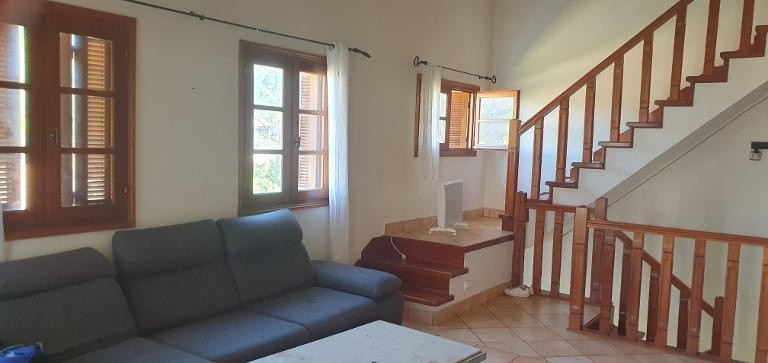 CORTE Grande maison de 2 appartements avec garage terrasses et jardin — photo 10