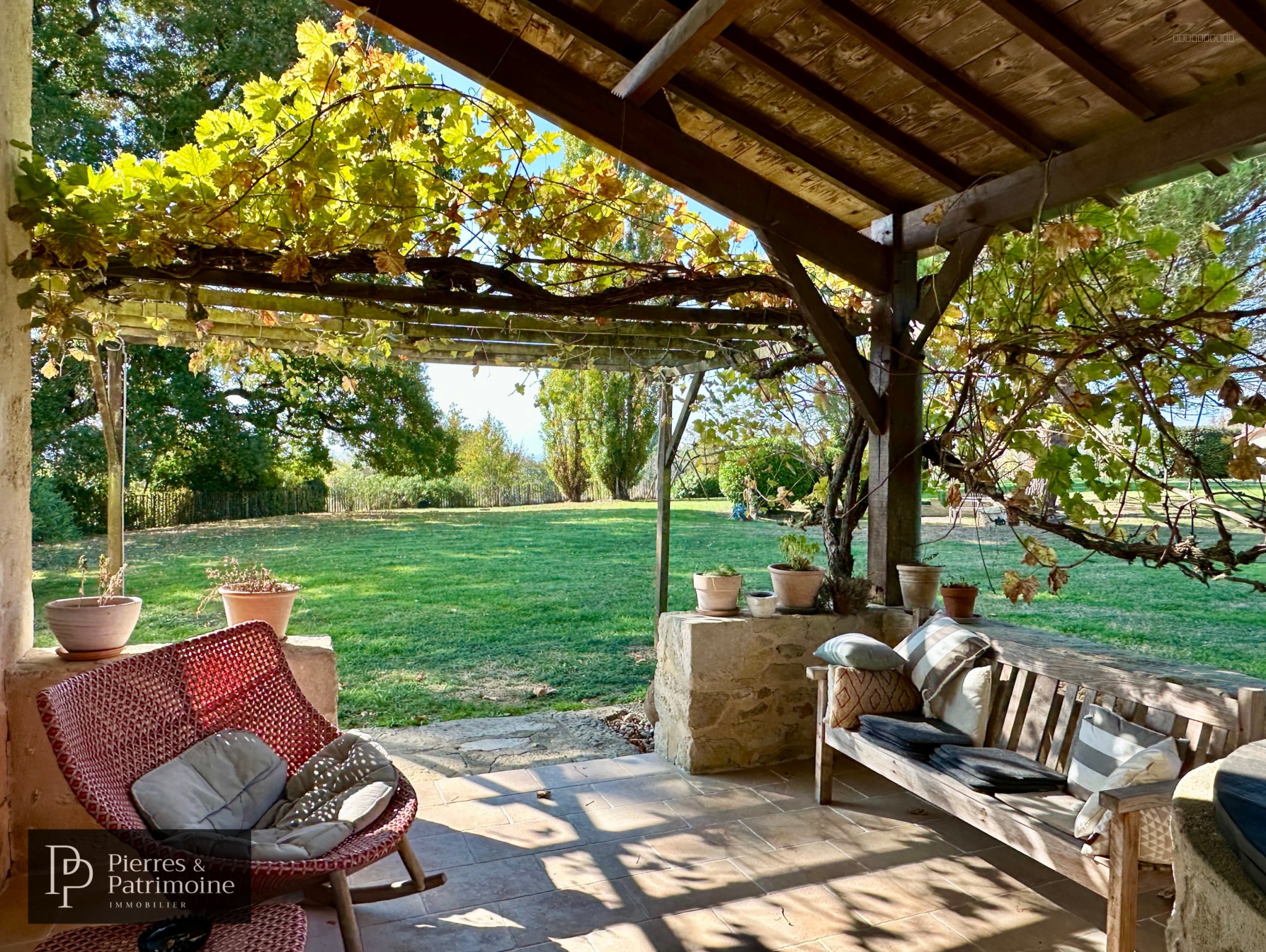 Belle propriété en pierres sur parc arboré avec piscine — photo 3
