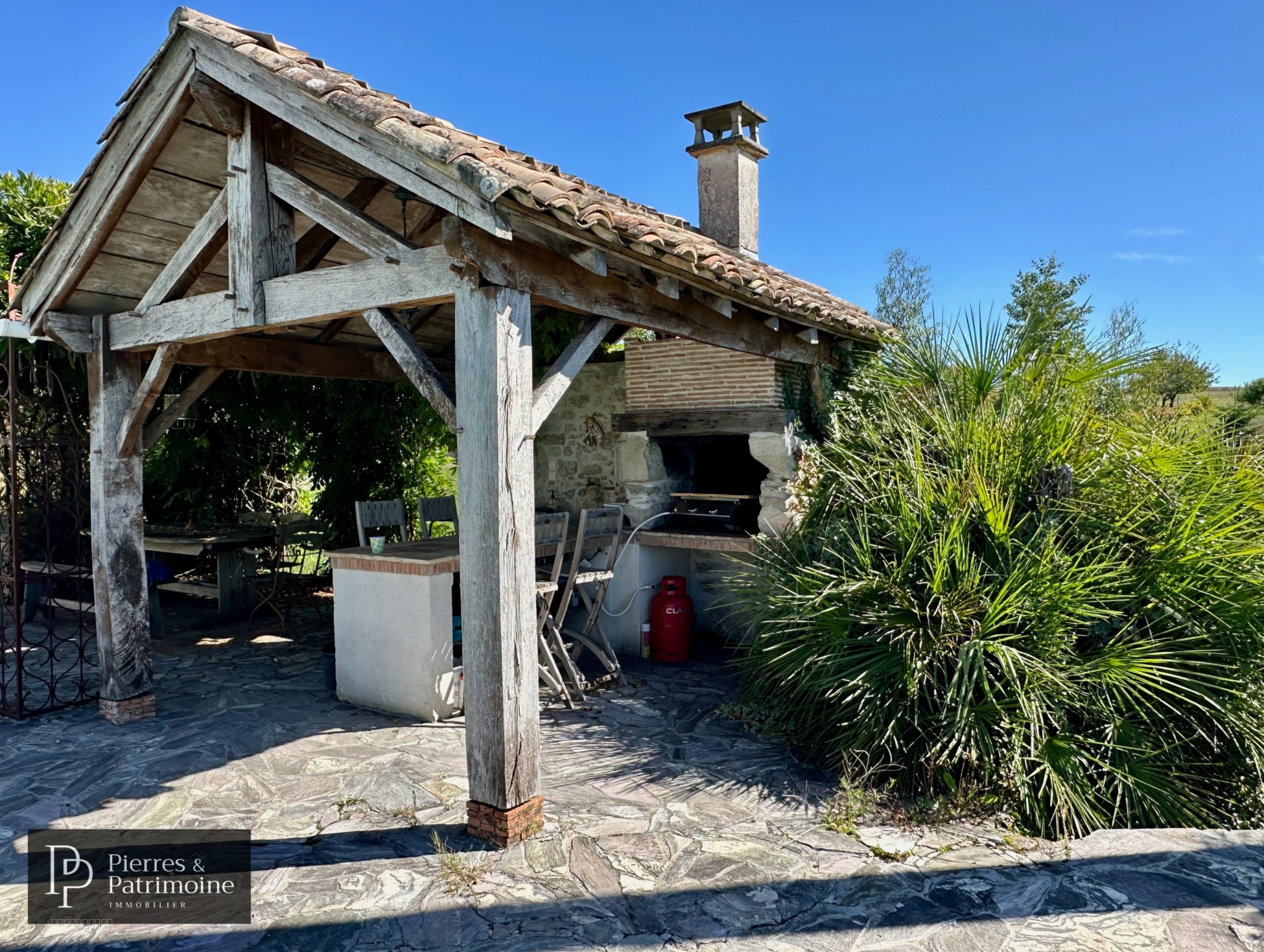 Belle maison 'loft' atypique avec parc arboré et piscine — photo 20