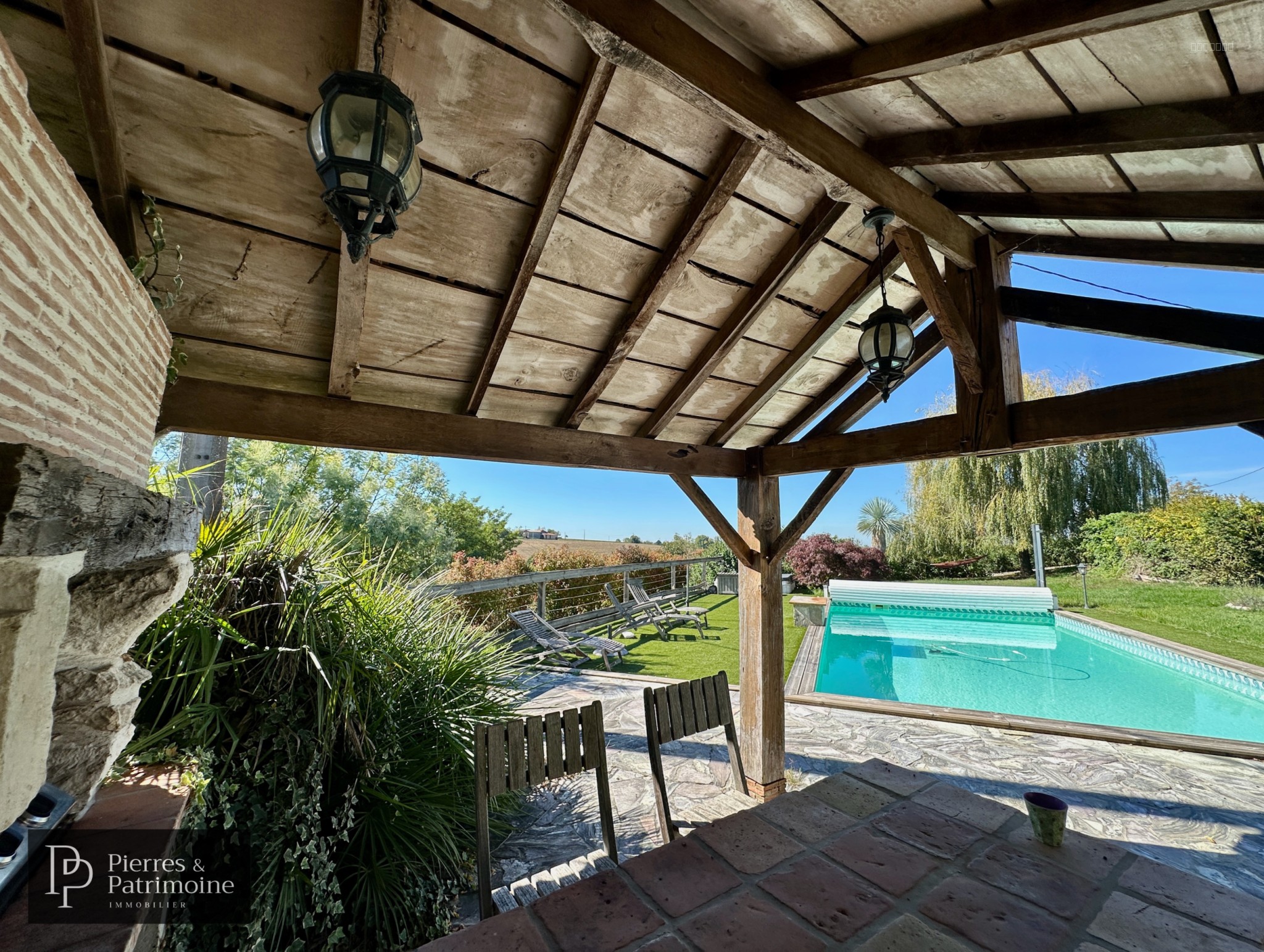 Belle maison 'loft' atypique avec parc arboré et piscine — photo 3
