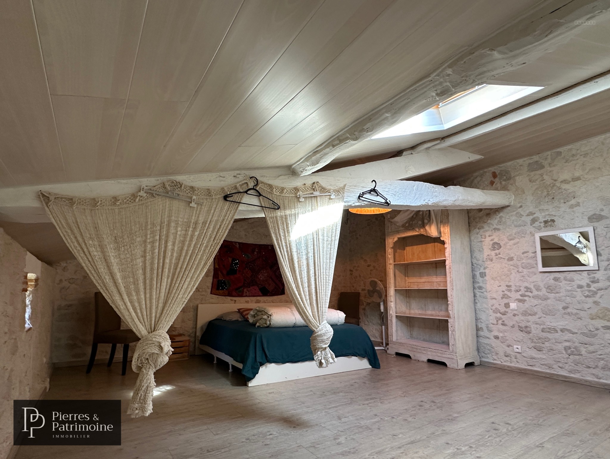 Belle maison 'loft' atypique avec parc arboré et piscine — photo 15