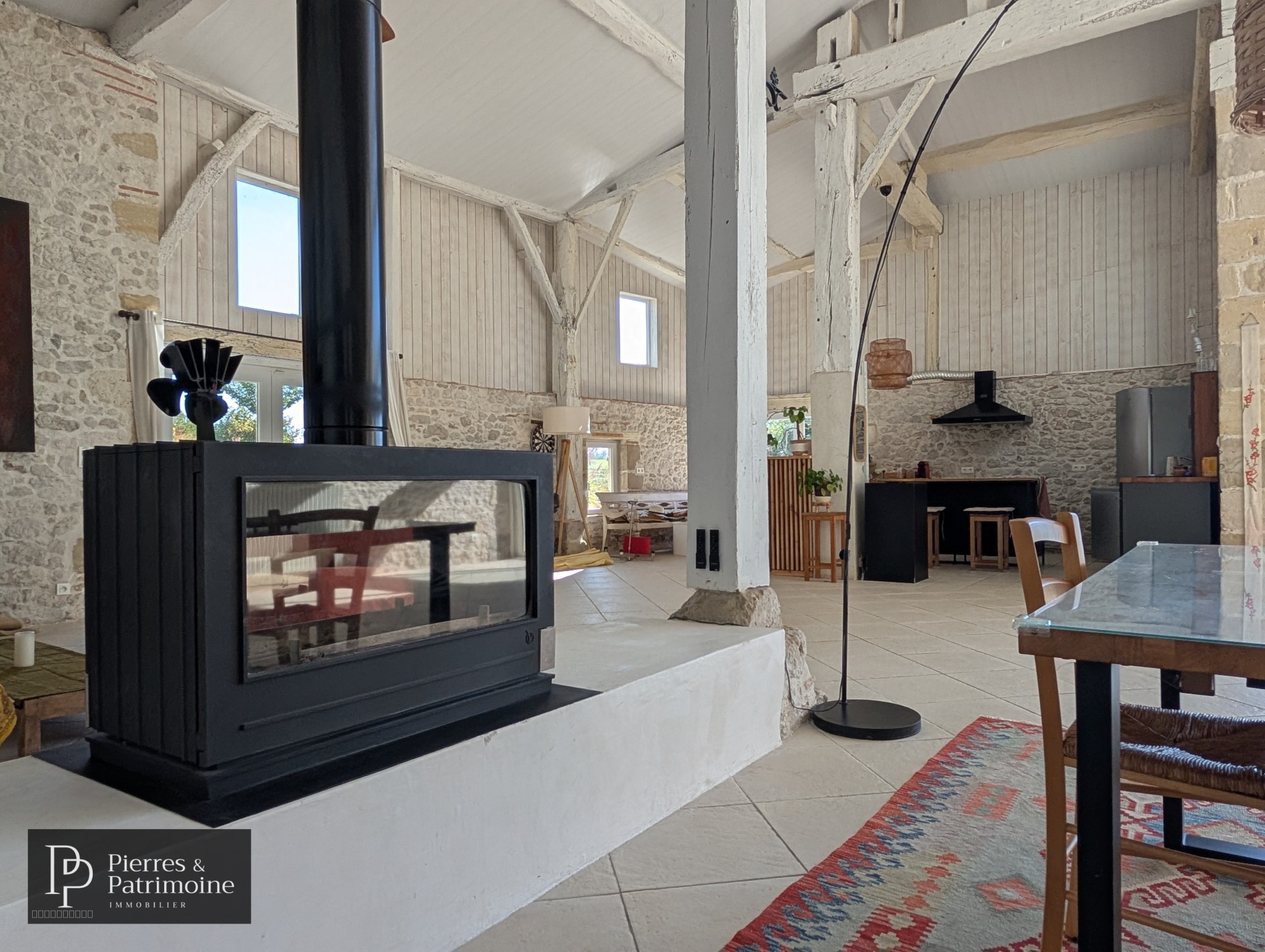 Belle maison 'loft' atypique avec parc arboré et piscine — photo 6