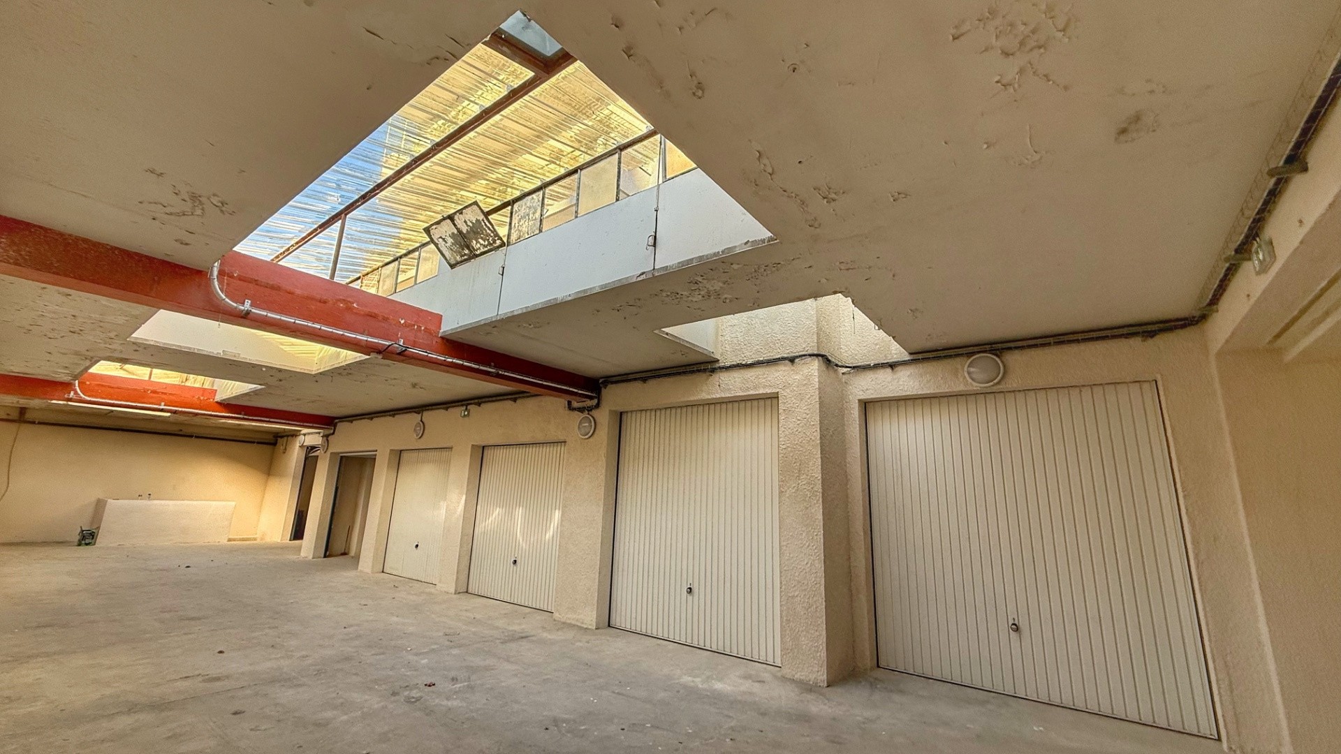 GRENOBLE, Immeuble de garage — photo 8