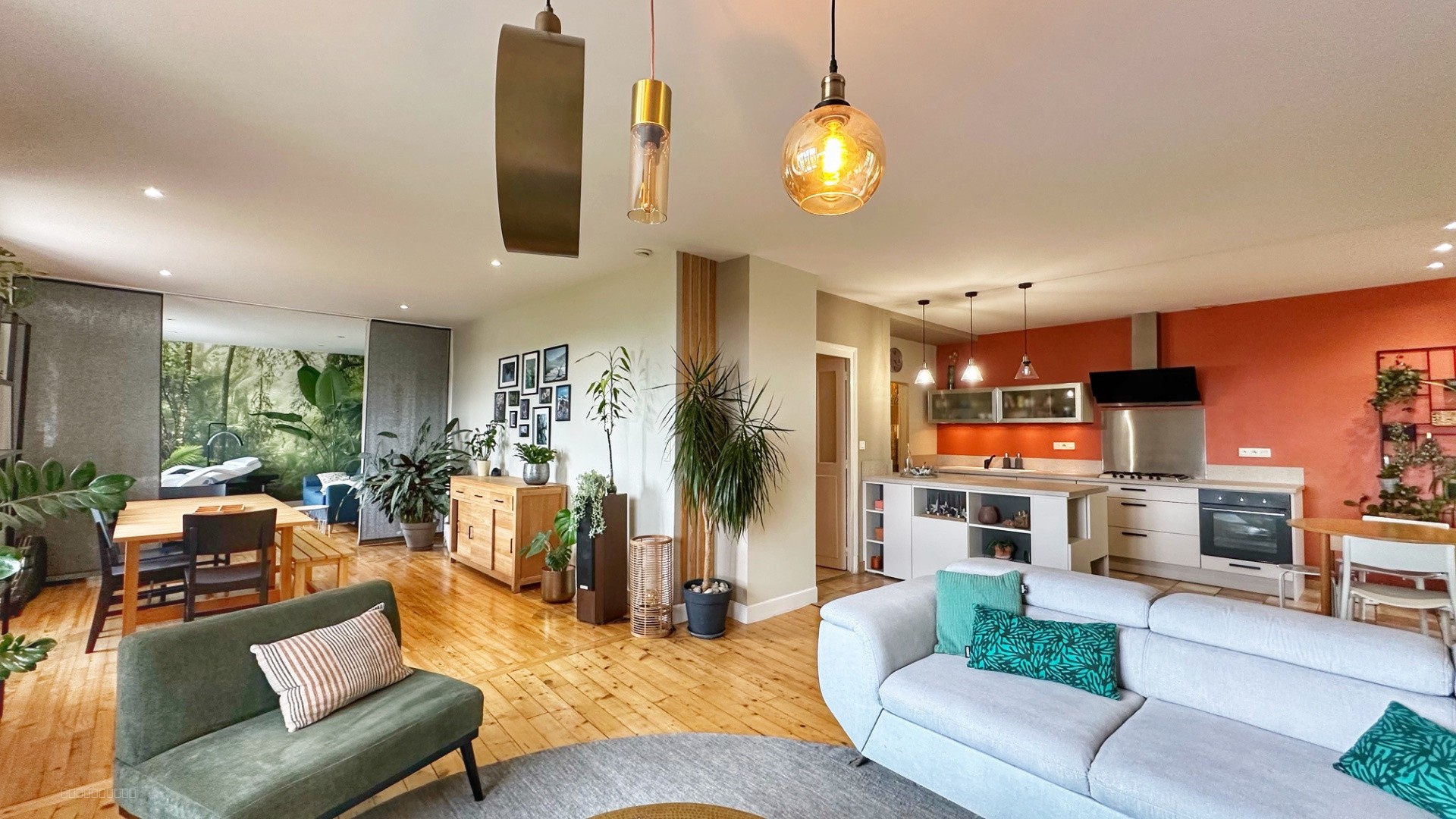 Propriété - 9P 272 m2 — photo 2