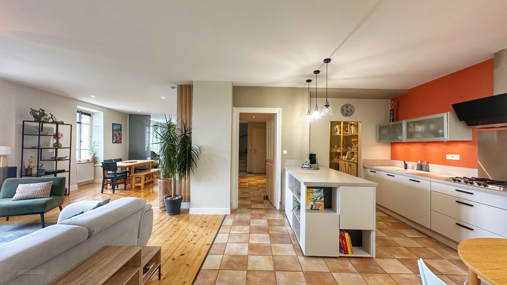 Propriété - 9P 272 m2 — photo 8