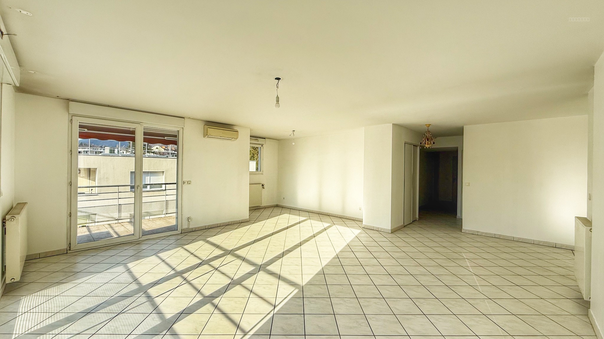 VOIRON Centre, T4 107,30 m2 + garage — photo 5