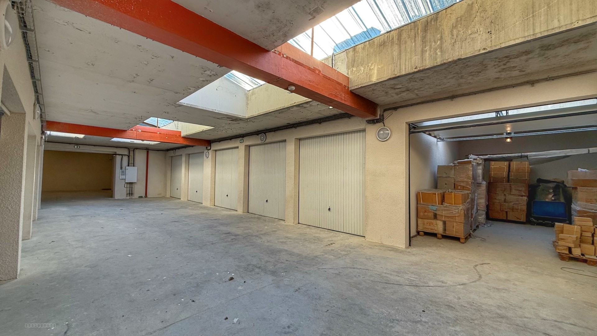 GRENOBLE, Immeuble de garage — photo 6
