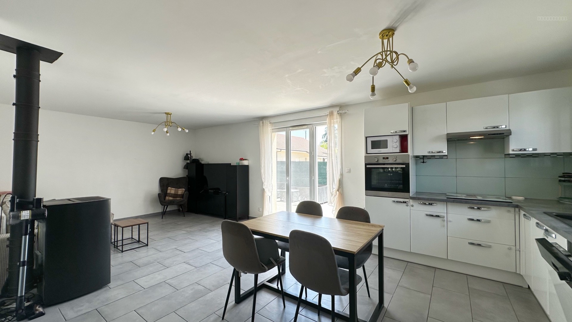 ST ETIENNE DE ST GEOIRS, Villa PP avec garage — photo 11