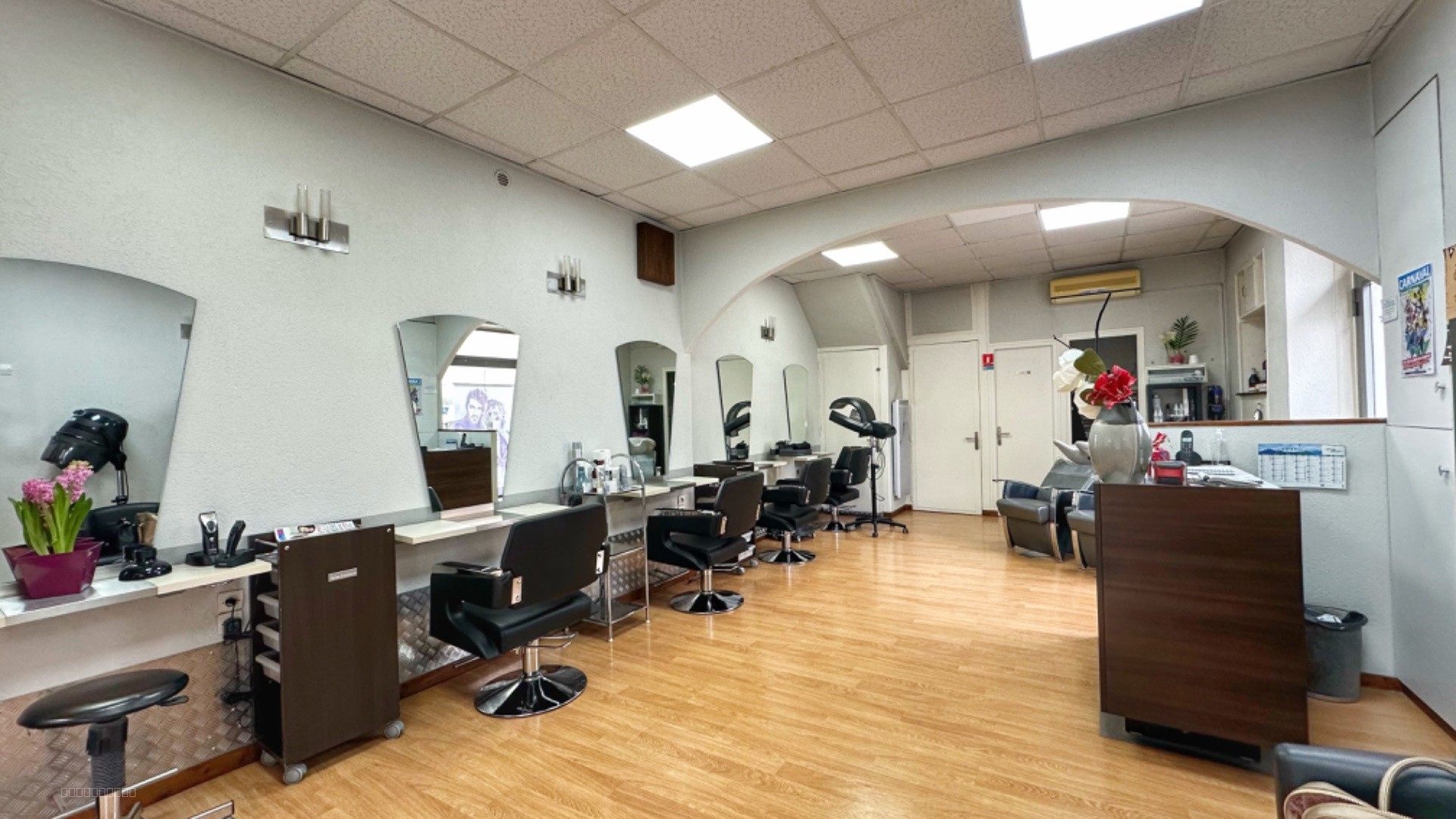 MOIRANS Centre, FDC Coiffure 70 m2 — photo 4