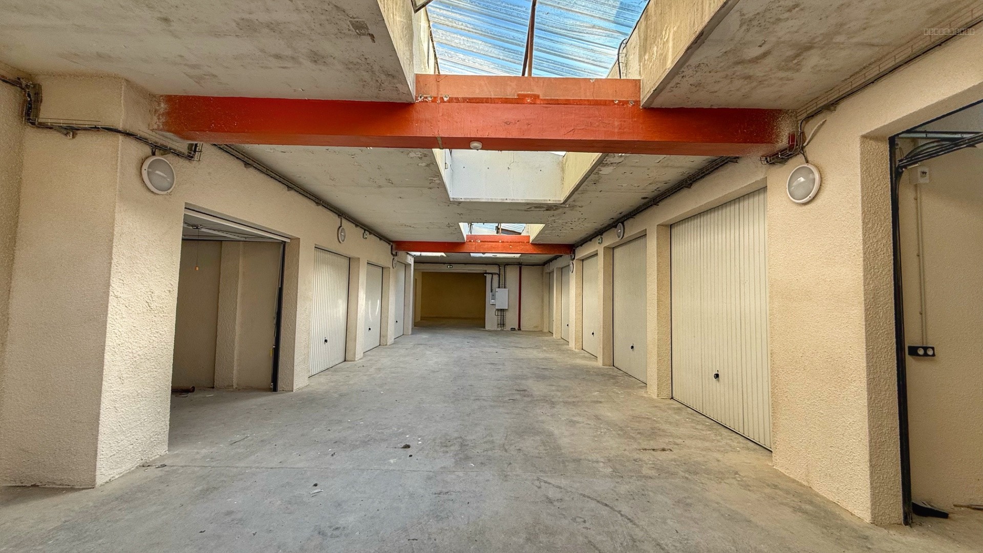 GRENOBLE, Immeuble de garage — photo 5