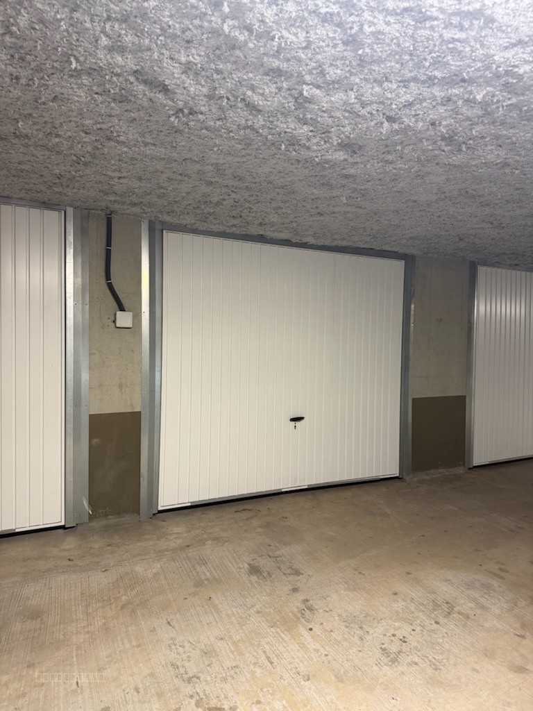 TULLINS, Garage 16 m2 — photo 2