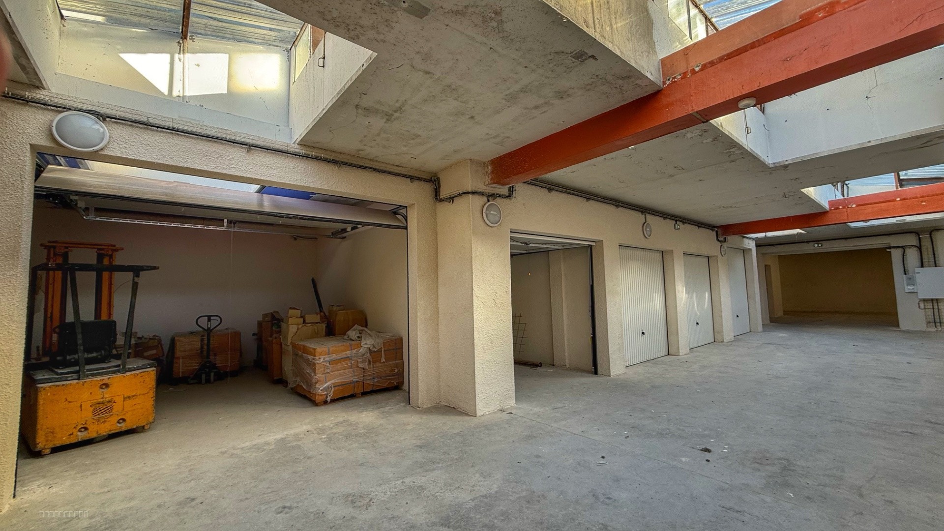 GRENOBLE, Immeuble de garage — photo 4