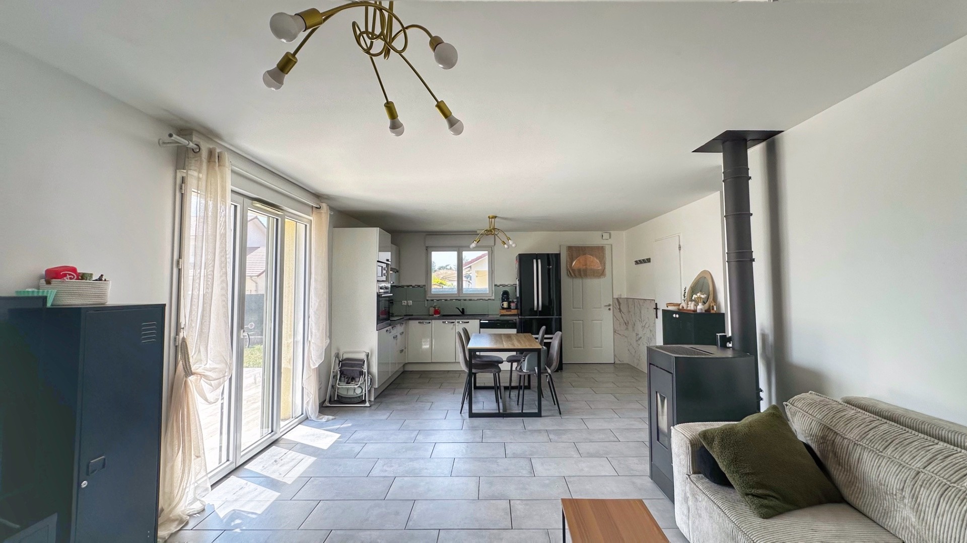 ST ETIENNE DE ST GEOIRS, Villa PP avec garage — photo 10