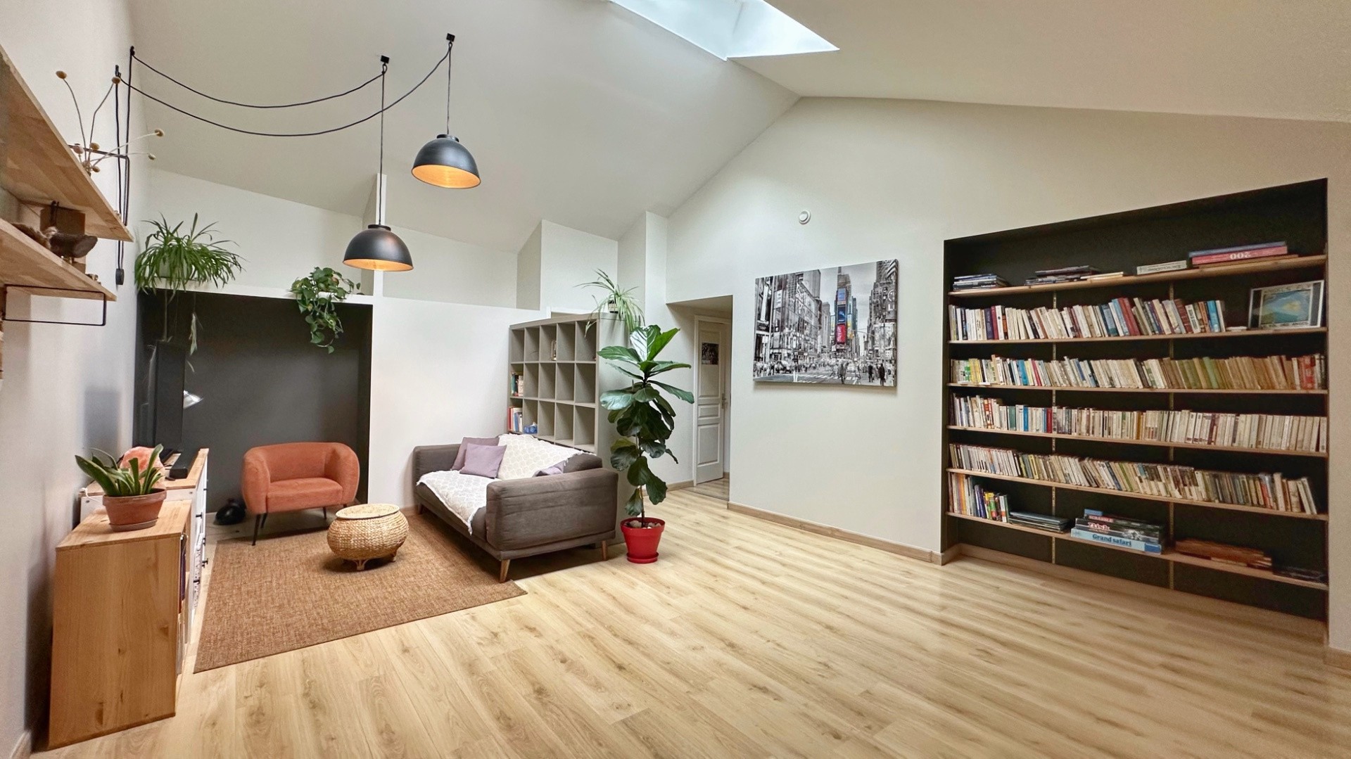 Propriété - 9P 272 m2 — photo 9